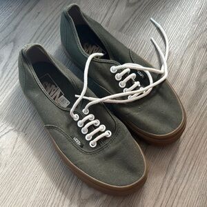 Vans Women’s 8, Men 6.5